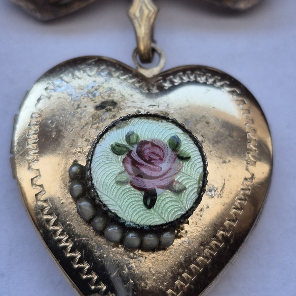 Vintage Coro Gold Tone Heart Locket Brooch Bow Dangle Floral Guilloché - Picture 6 of 8
